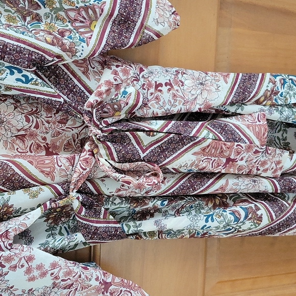 Flower Cover Up - Picture 5 of 8